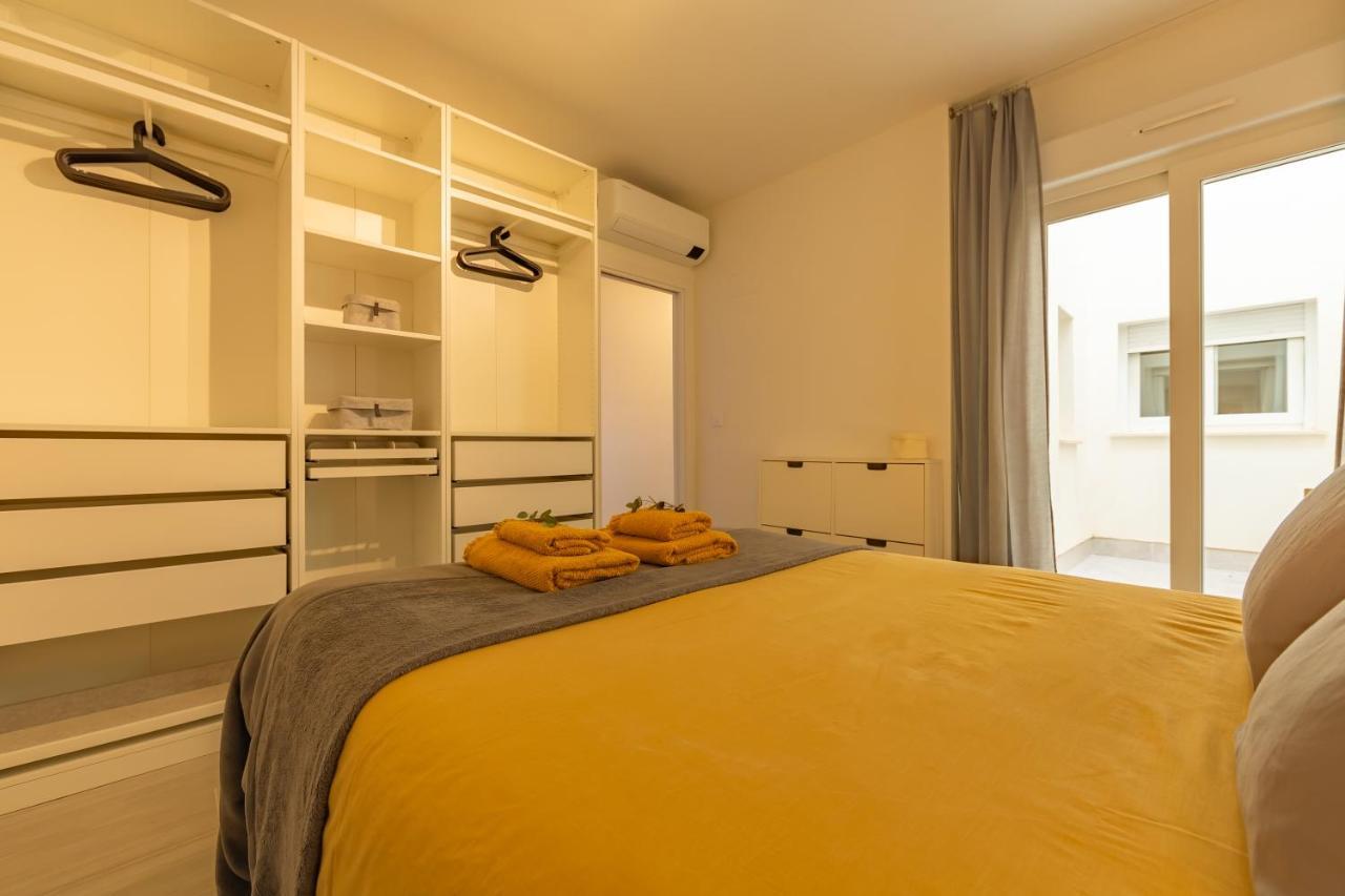 Apartment Near Beach, Cosy Terrace, Pool & Fibre Wifi *
