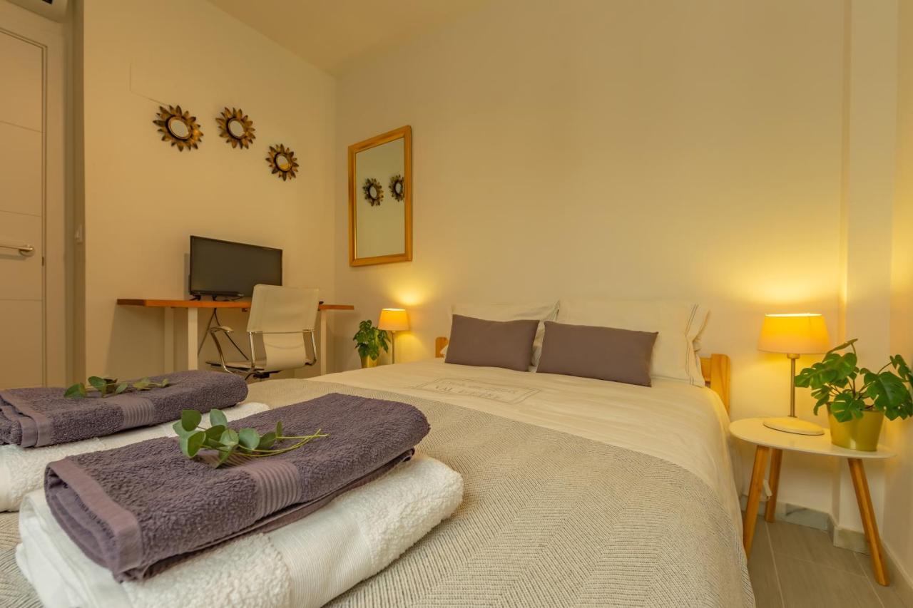 Apartment Near Beach, Cosy Terrace, Pool & Fibre Wifi