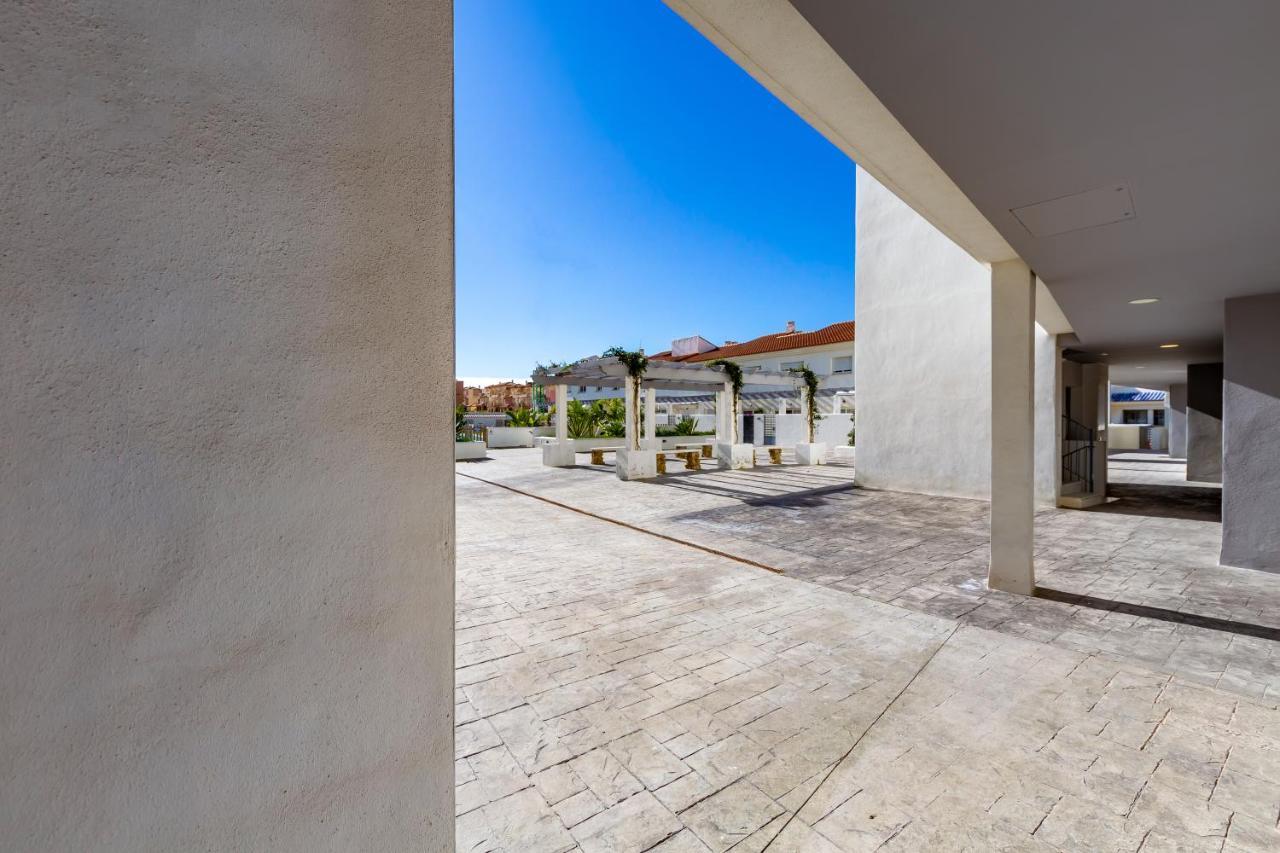 Near Beach, Cosy Terrace, Pool & Fibre Wifi