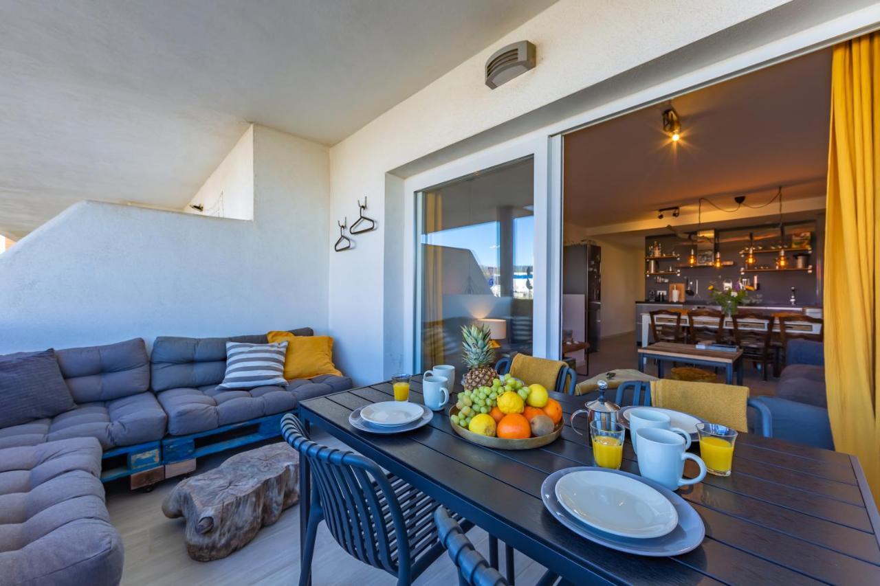 Near Beach, Cosy Terrace, Pool & Fibre Wifi