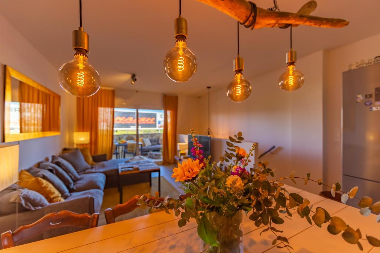 Near Beach, Cosy Terrace, Pool & Fibre Wifi Apartment