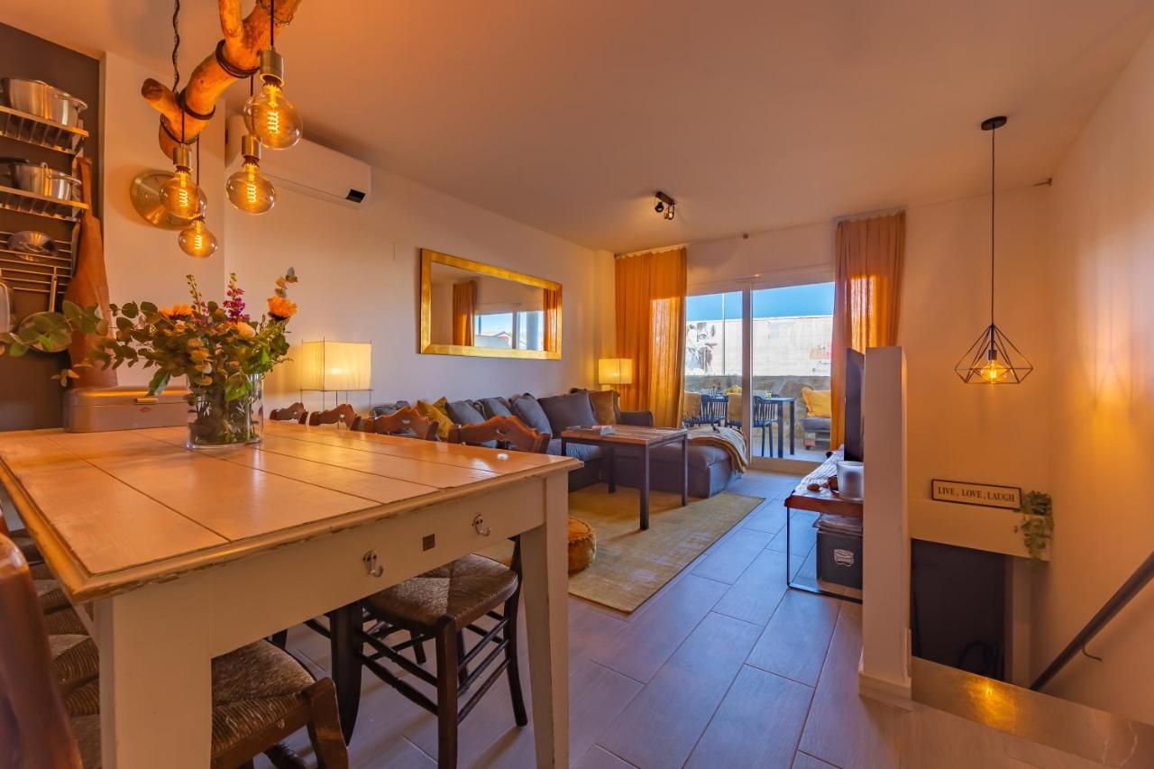 Apartment Near Beach, Cosy Terrace, Pool & Fibre Wifi