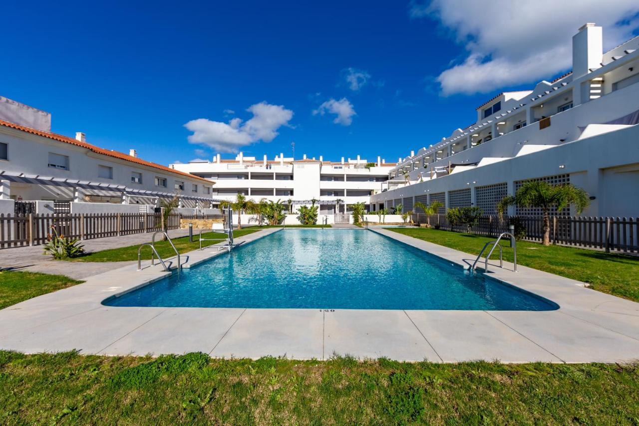 Near Beach, Cosy Terrace, Pool & Fibre Wifi *
